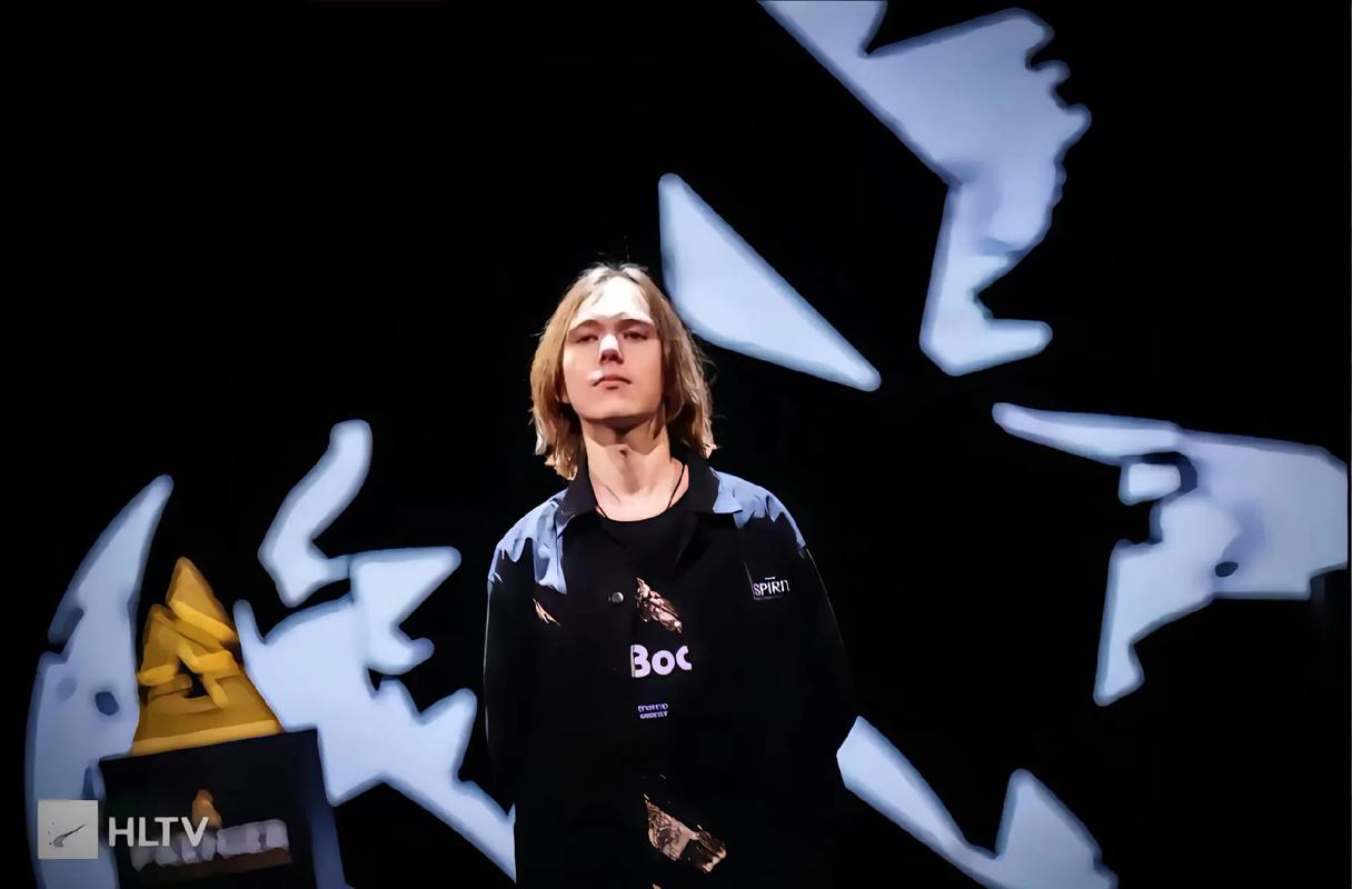 TES发布选手团建返图：先来感受一波哥几个的欢乐时光